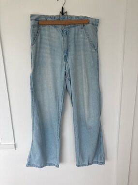 Levi's featherweight carpenter jeans